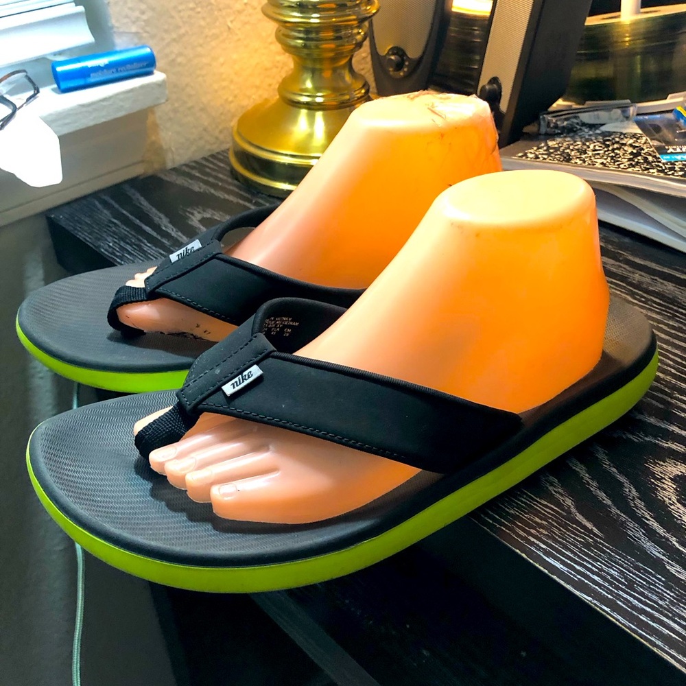 Nike AO3521-005 XV Black Lime Bella Kai Slip On Flip Flops Shoes Size 11